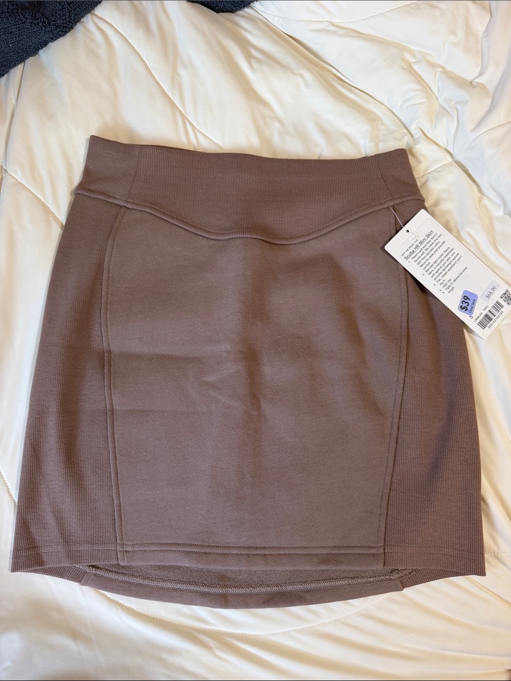 Lululemon scuba hr mini skirt Small
